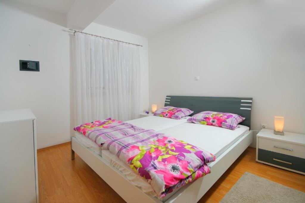 Apartmani Mane Trogir Eksteriør bilde