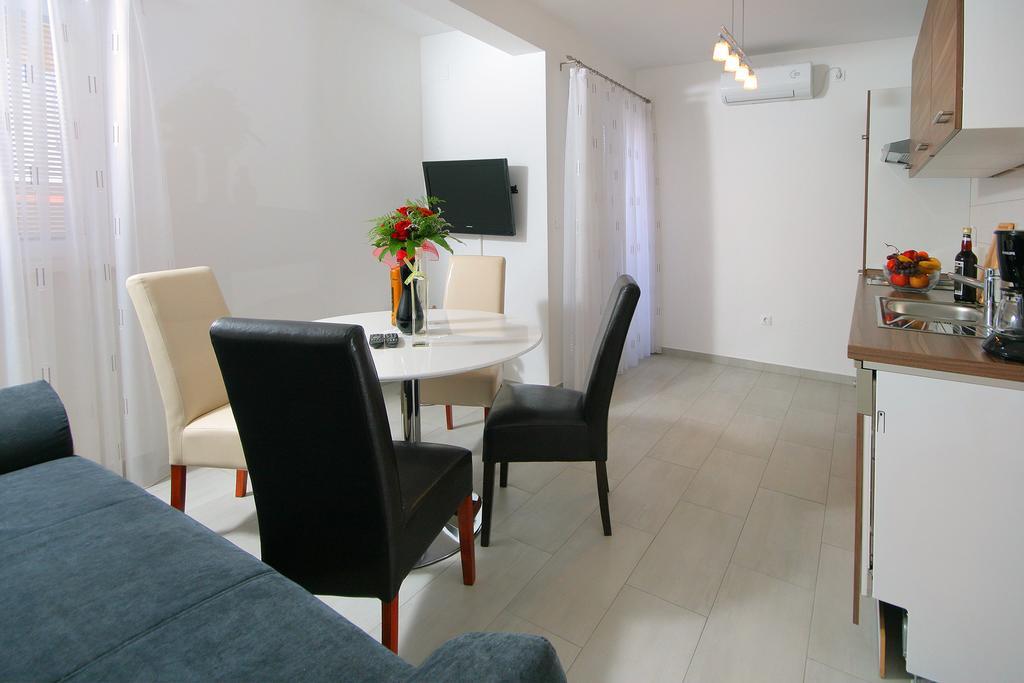 Apartmani Mane Trogir Eksteriør bilde