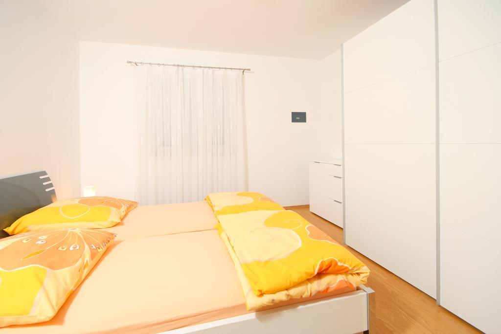 Apartmani Mane Trogir Eksteriør bilde