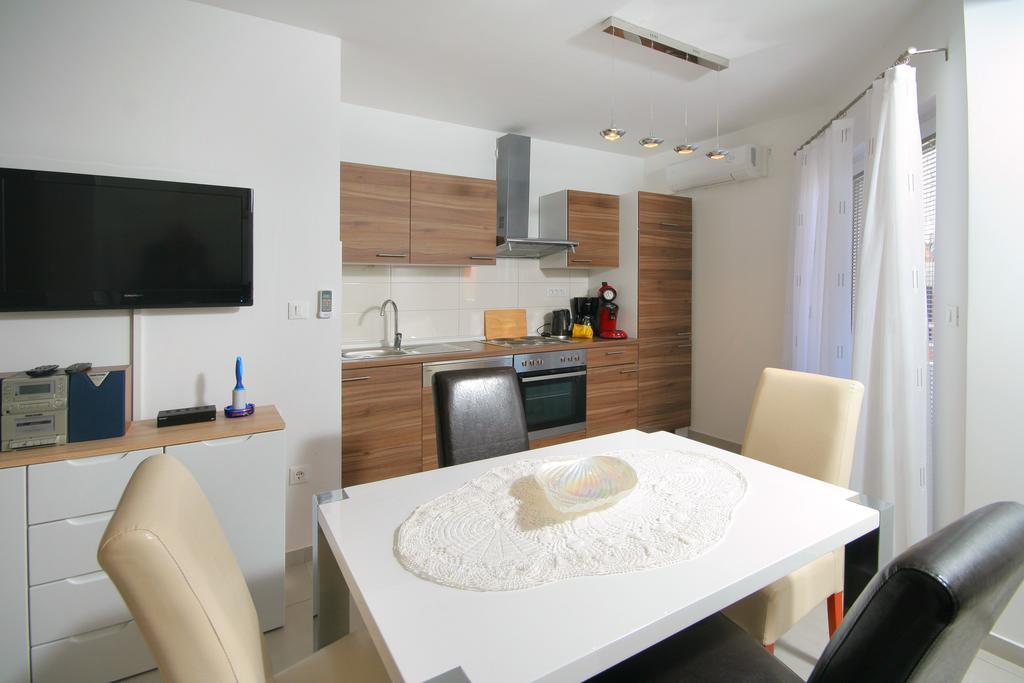 Apartmani Mane Trogir Eksteriør bilde