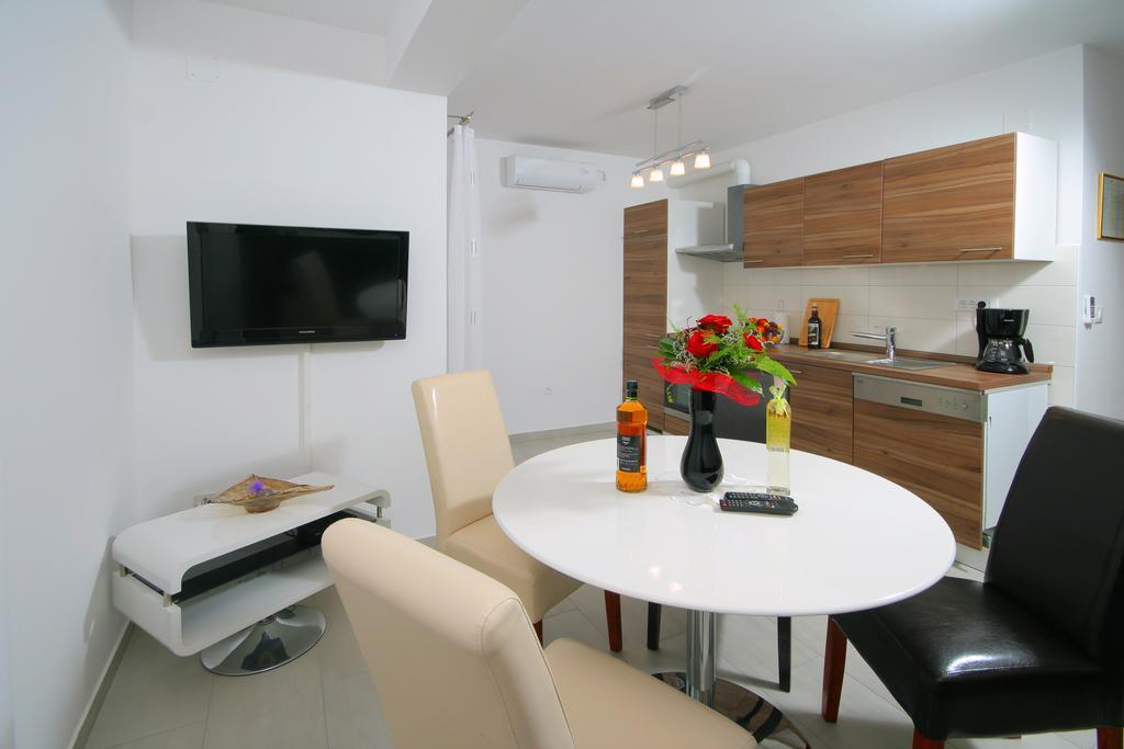 Apartmani Mane Trogir Eksteriør bilde