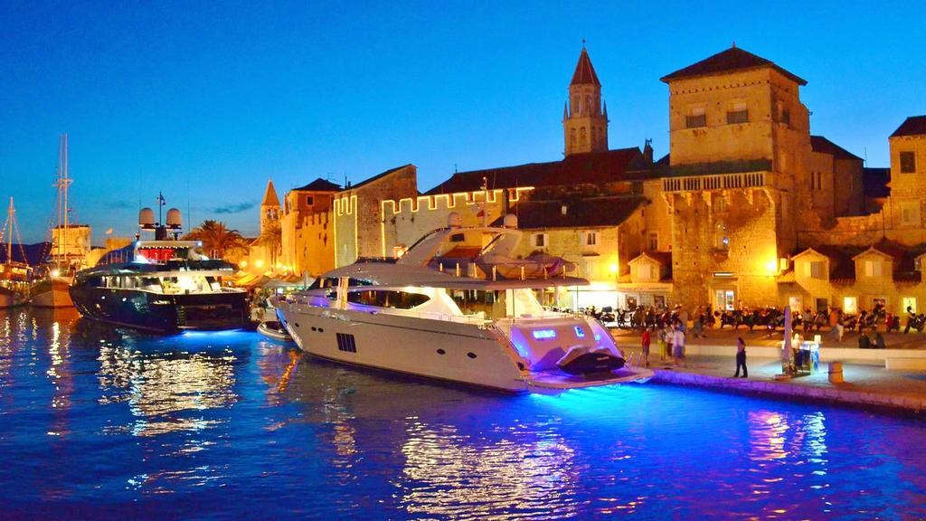 Apartmani Mane Trogir Eksteriør bilde