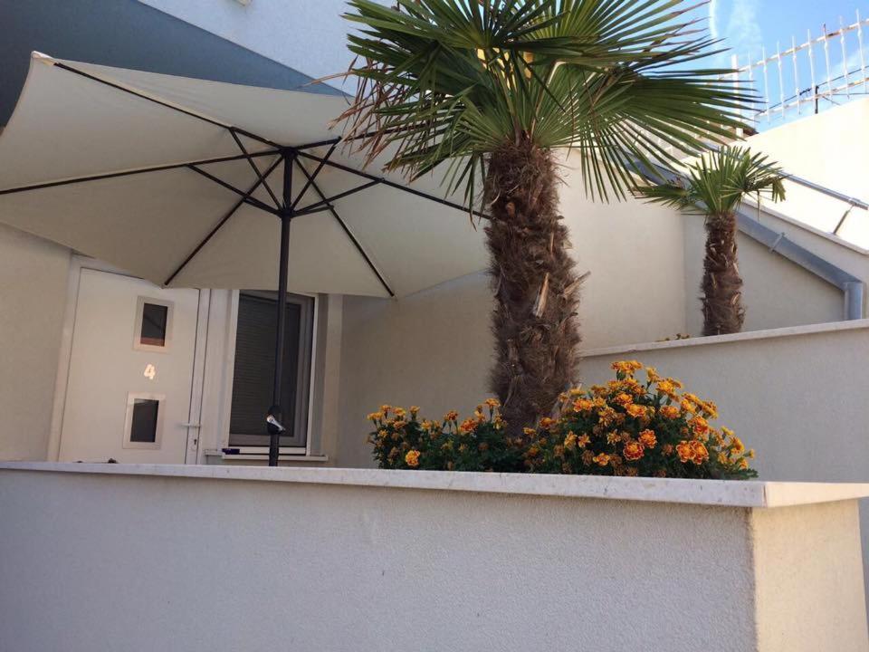 Apartmani Mane Trogir Eksteriør bilde